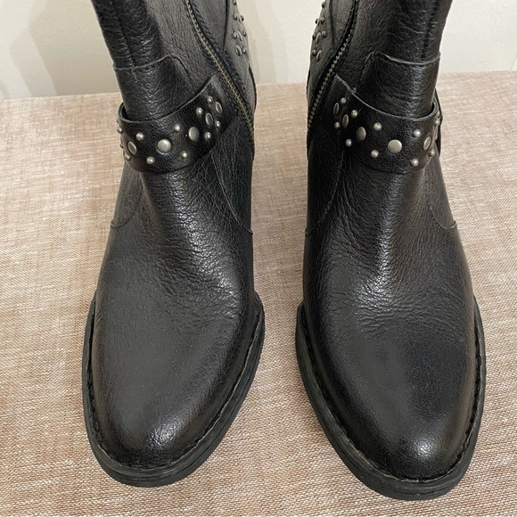 Born Slater Black Leather Studded Heeled Boots Woman’s 7.5 Side Zip Booties - Picture 3 of 10